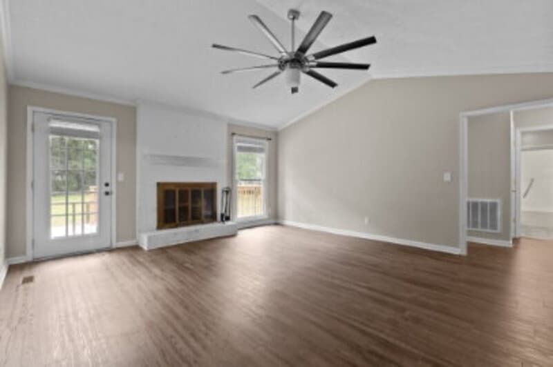 Fayetteville House: 810 Whispering Pines Road