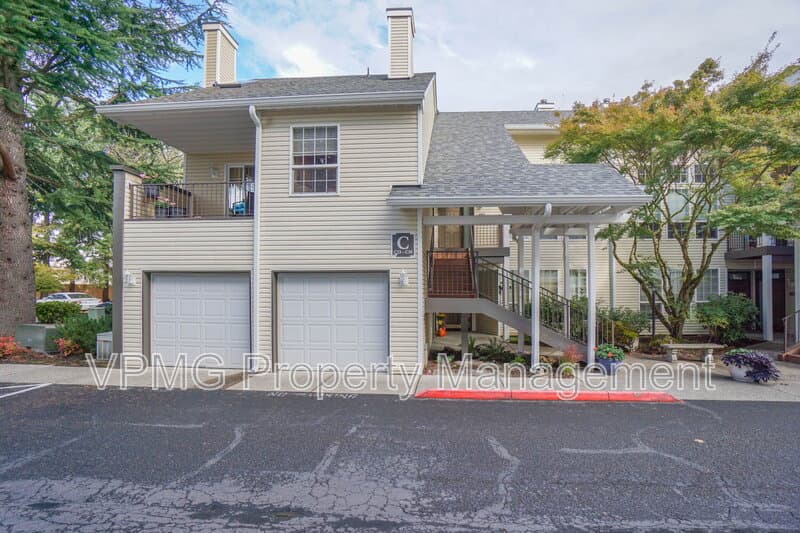 Vancouver Condo: 13210 SE 7th St
