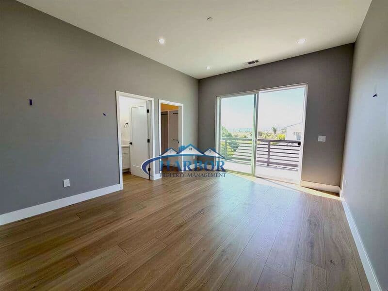 Torrance House: 2126 W 238th Street