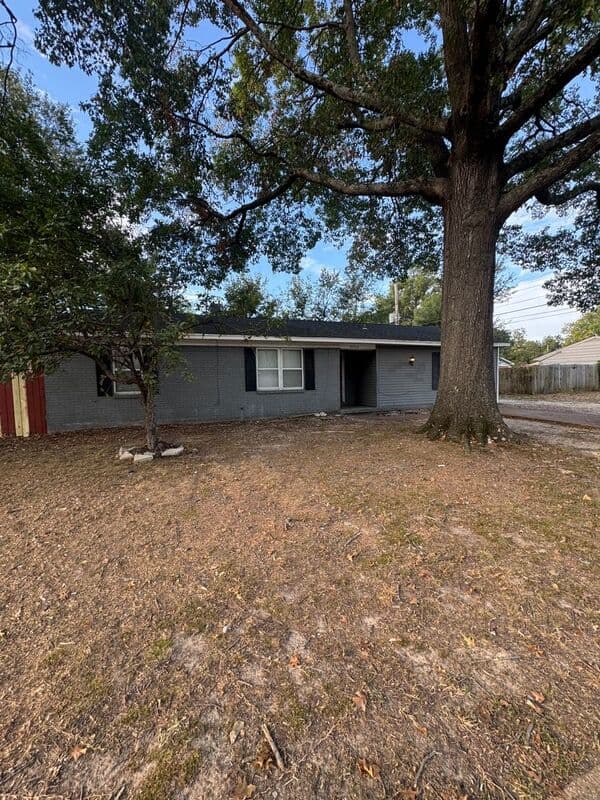 Memphis House: 4523 E Mallory Ave
