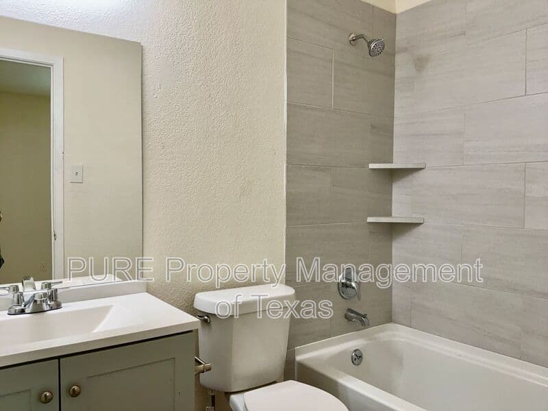 Round Rock Condo: 418 Parkhill Cv
