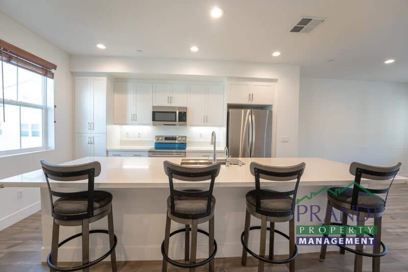 Novato Condo: 906 Rockview Rd