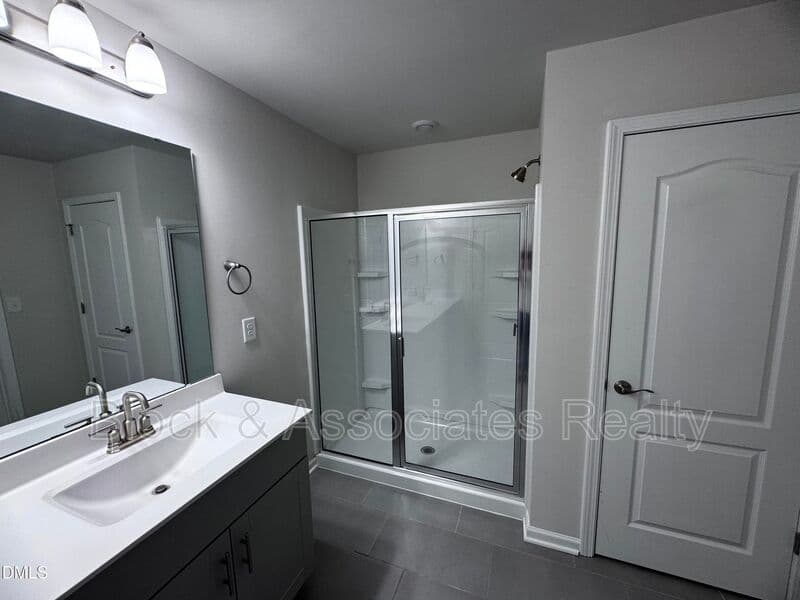 Fuquay Varina House: 129 Boone Lake Way