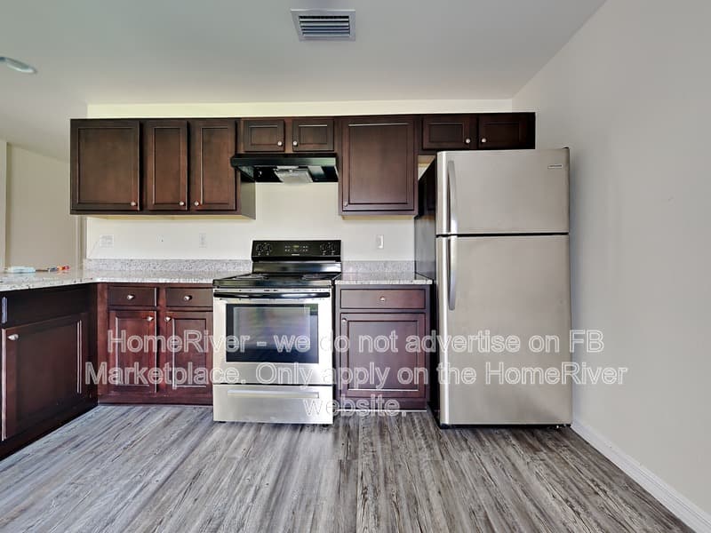 Englewood Condo: 11063 Pendleton Ave