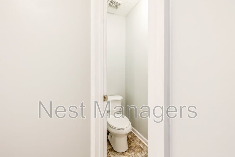 Fayetteville House: 519 Abbottswood Dr