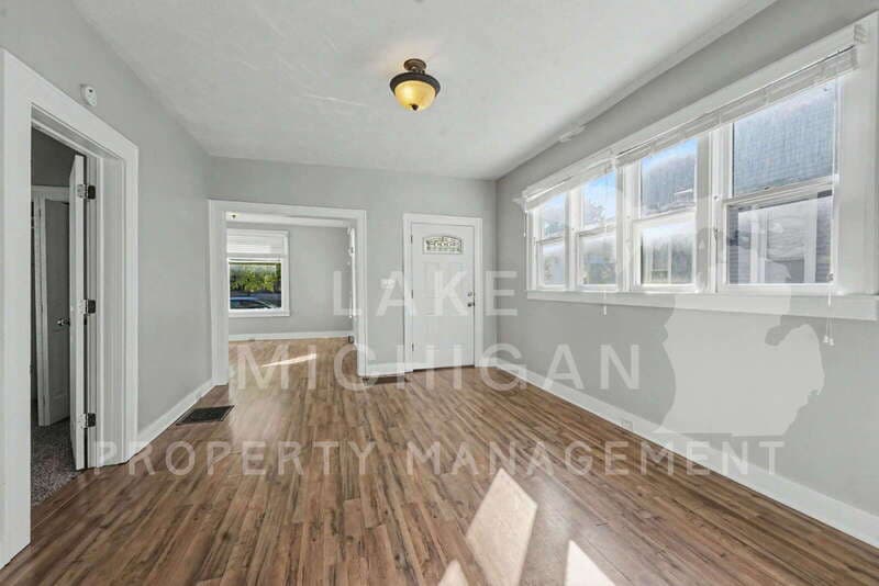 Grand Rapids House: 41 Diamond Ave NE