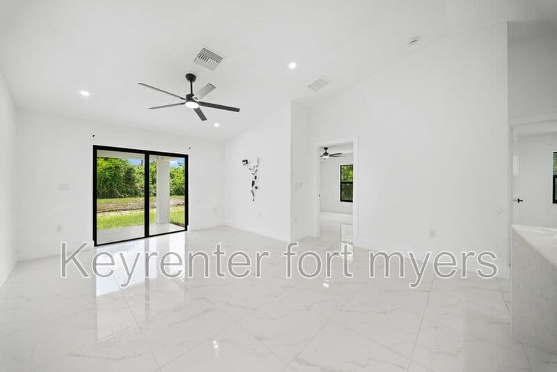 Lehigh Acres House: 668 CHEMSTRAND ST E