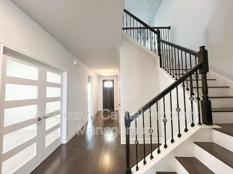 Austin House: 7212 Jument Drive