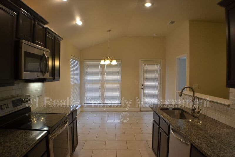 Midland House: 1220 Randolph Lane
