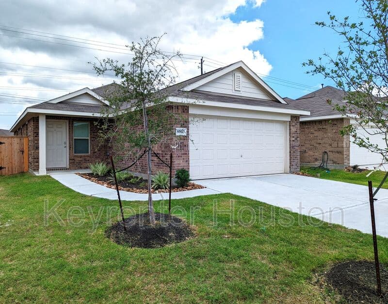 Baytown House: 8810 Wooster Trails Dr