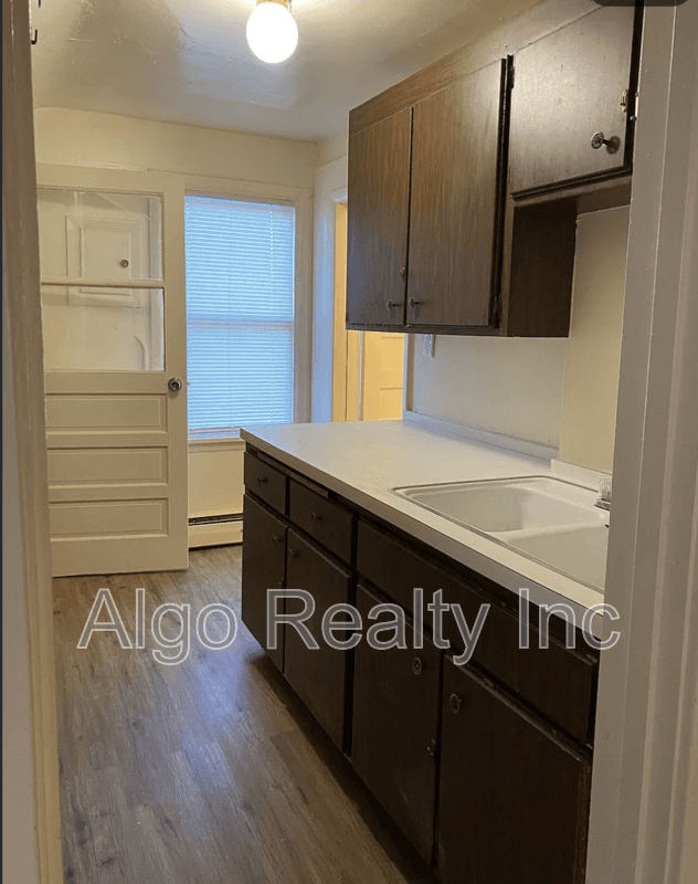 Minneapolis House: 3250 North Logan Avenue