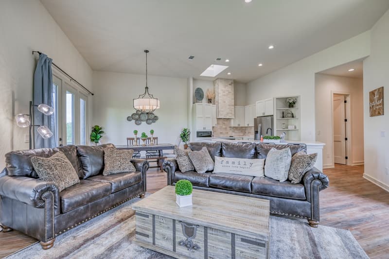 Horseshoe Bay House: 302 Parallel Circle