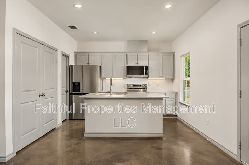 Tyler Condo: 13554 Farm to Market Road 14