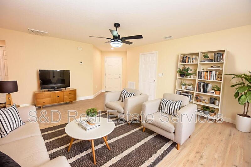 Lakeland Condo: 1111 Mercury Dr E