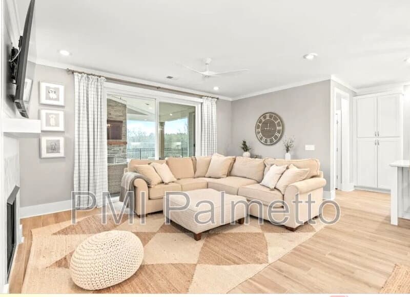 Lexington House: 2322 High Bluff Loop