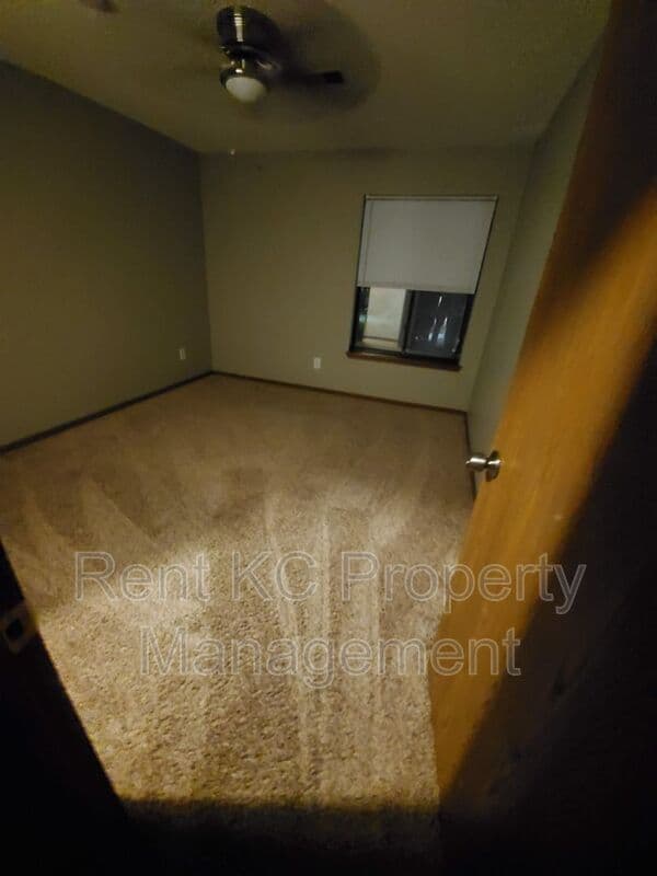 Smithville Condo: 211 W. Main Street