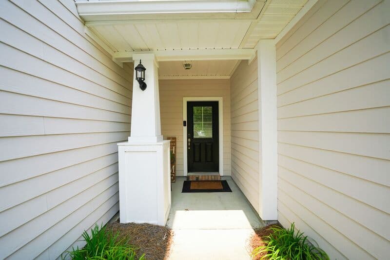 Richmond Hill House: 160 Lake Lily Drive