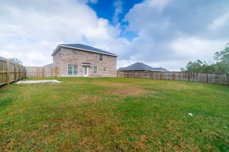 Hinesville House: 211 Augusta Way