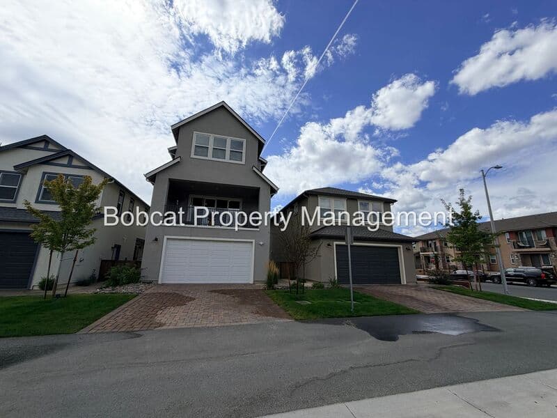 Carson City House: 1128 Grove St