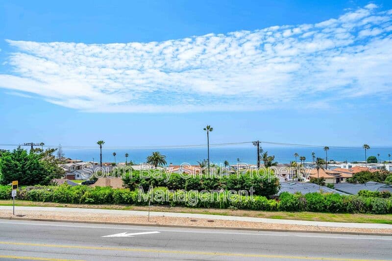 Redondo Beach Condo: 420 Palos Verdes Blvd