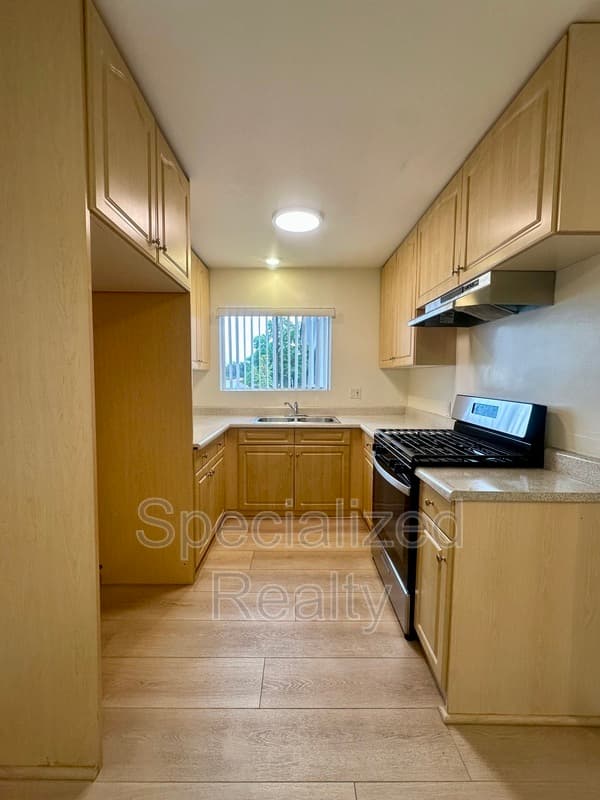 Glendale Condo: 504 Hill Drive