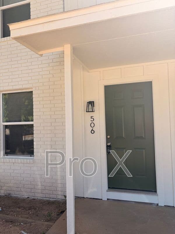 Fayetteville House: 506 N Betty Jo Drive