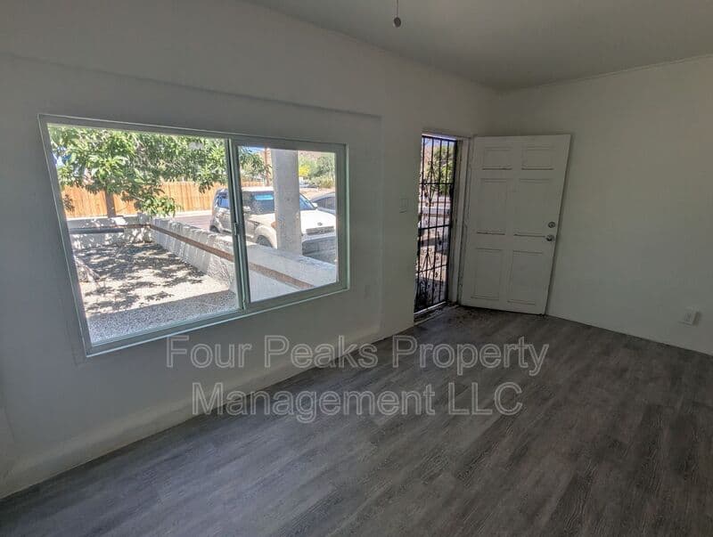 Phoenix House: 102 E. Hatcher Rd.