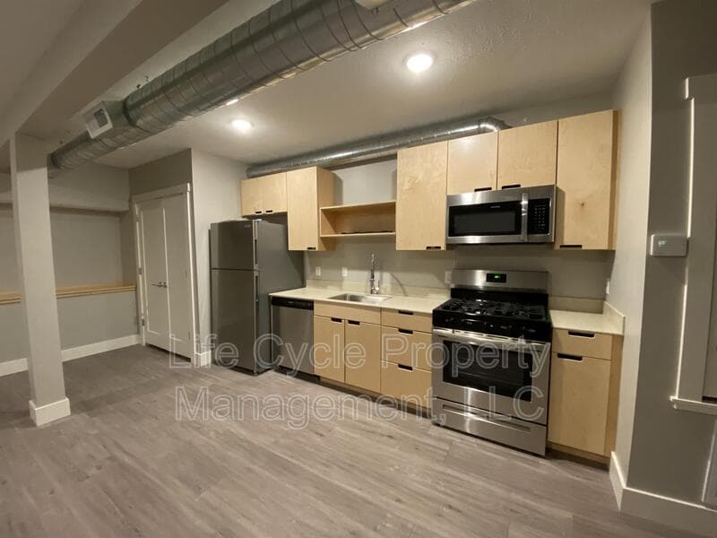 Grand Rapids Condo: 619  Emerald Ave NE - 2