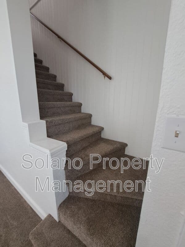 Vacaville Condo: 534 West St.