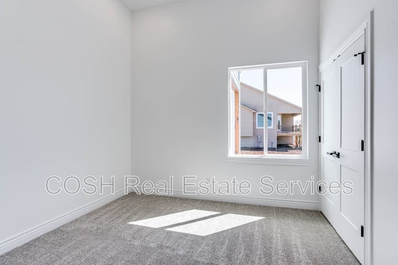 Clearwater House: 459 South Stoney Creek Street