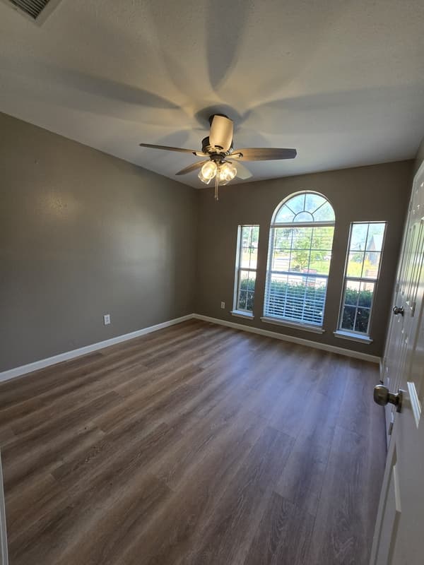 Whitehouse House: 804 Hummingbird Lane