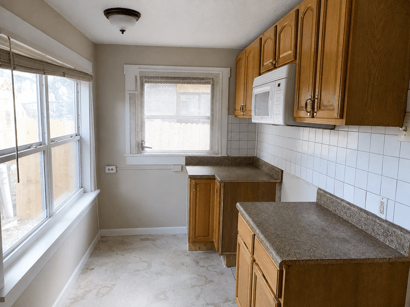 St. Petersburg House: 975 13th Avenue South