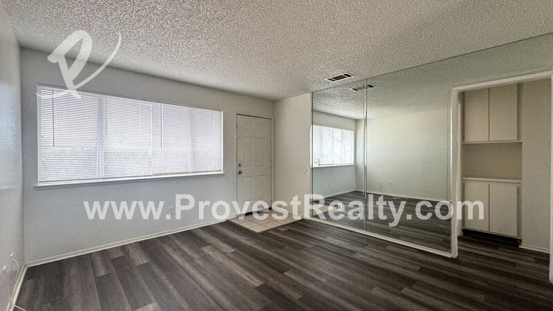 Apple Valley House: 13191 Kiowa Rd