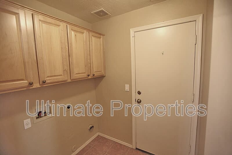 Goodyear House: 13602 W Desert Flower Dr