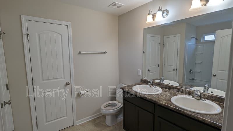 Hinesville House: 1318 Evergreen Trl