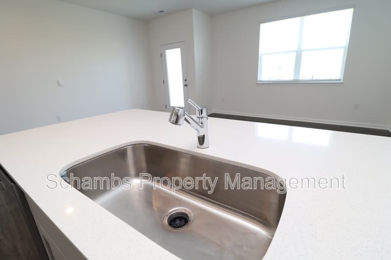 Wake Forest House: 360 Freestall Dr