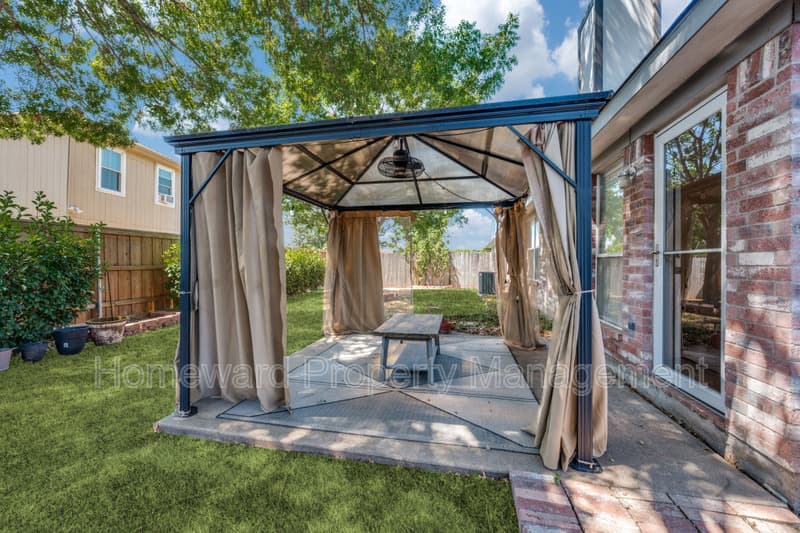 Fort Worth House: 3625 Garden Springs Drive