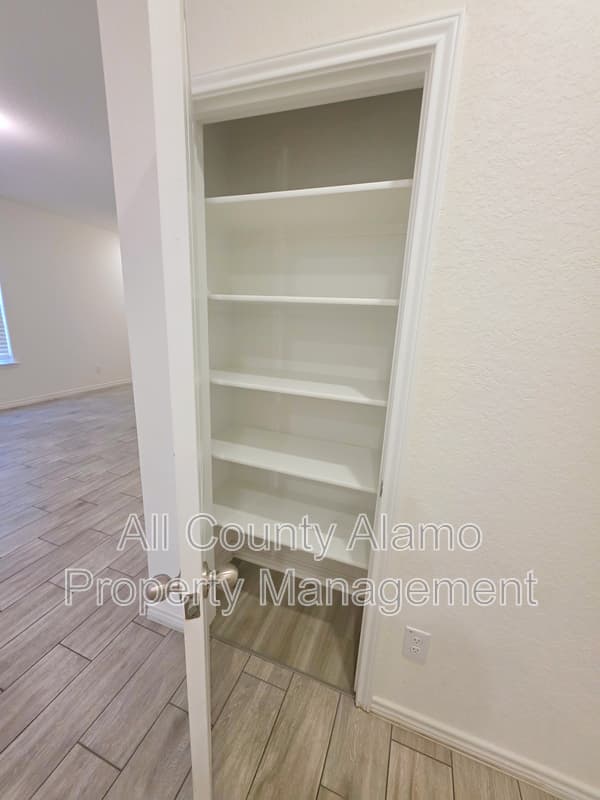 San Antonio House: 4823 Pico Pico St.