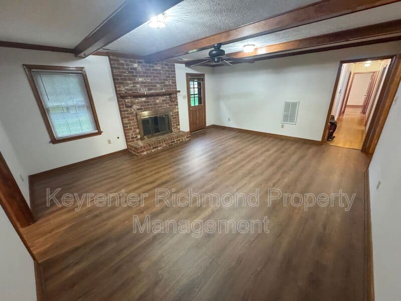 Mechanicsville House: 8155 Bell Creek Road