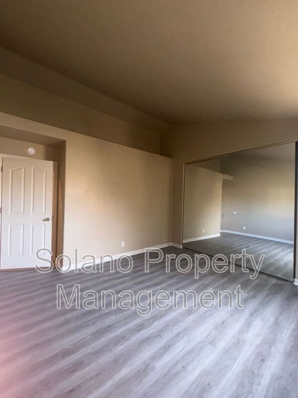 Fairfield House: 3426 Glen Ellen Dr