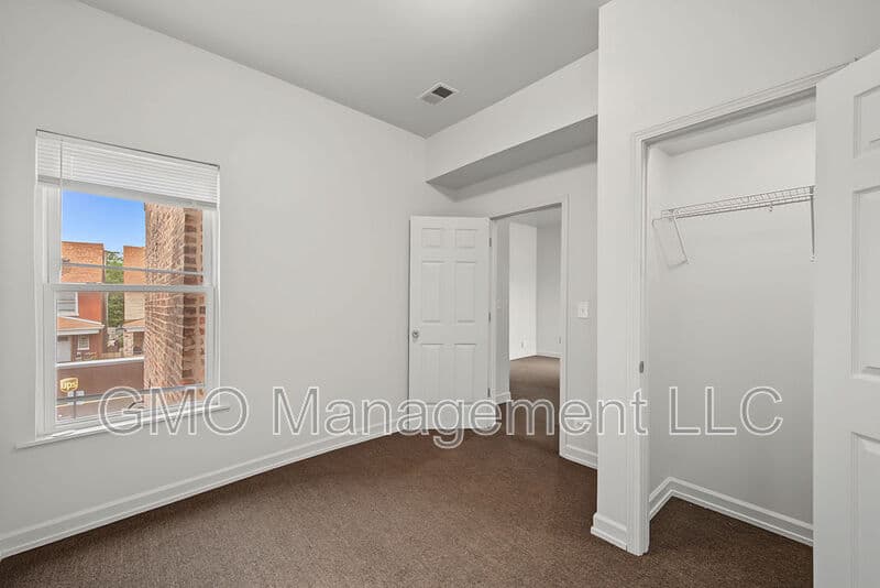 Chicago Condo: 4341 W Gladys St