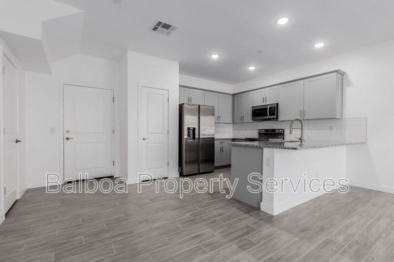 Mesa Townhome: 1318 S 105th Pl