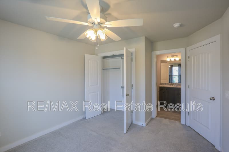 Centerton Condo: 480 Rama St