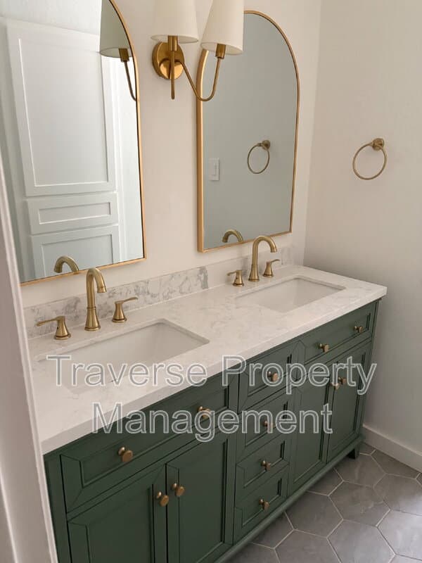 Fort Worth House: 5605 Wimbleton Way
