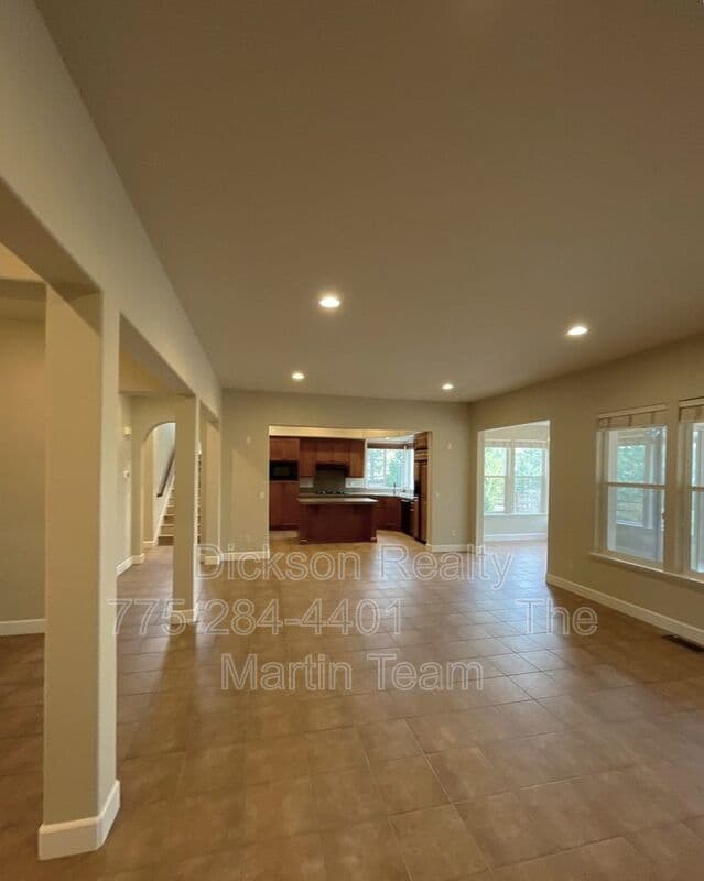 Reno House: 1850 Sun Shadow Court