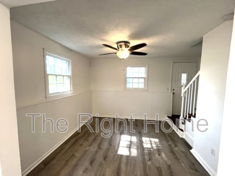 Omaha House: 6749 N 34th St