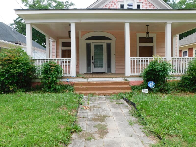 Atlanta House: 675 Grady Pl SW