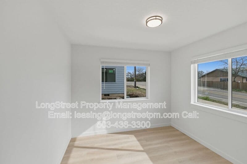 Philomath Townhome: 830 S 19th St