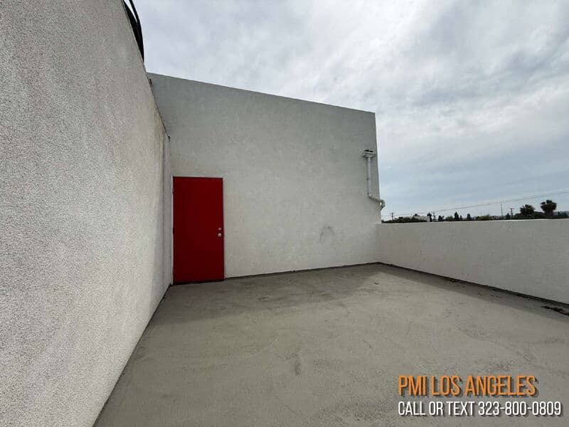 Los Angeles Condo: 1260 1/2 Leighton Avenue