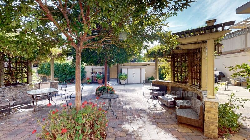 San Rafael House: 1135 Grand Avenue